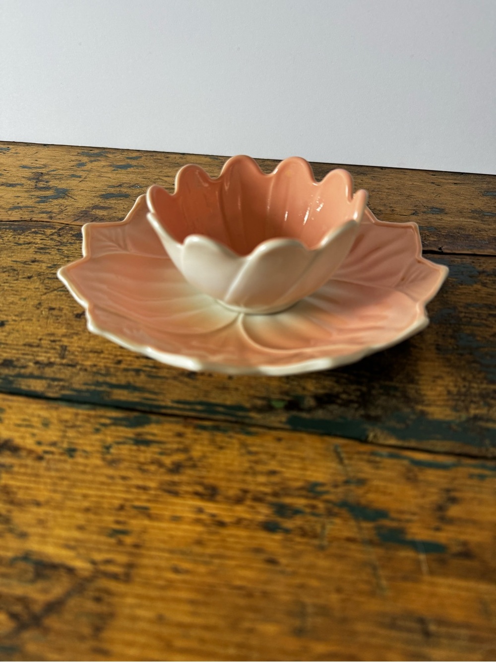 Peach/pink Glazed Flower-Shaped Vitrock Serving Bowl Set